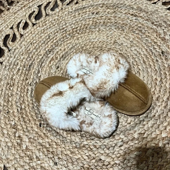 Girls Jessica Simpson Fuzzy Slippers Size 13-1 (big girl) - Picture 1 of 4